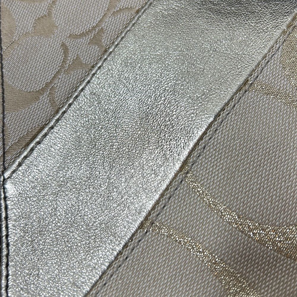 Coach Chevron patchwork crossbody - Picture 9 of 11